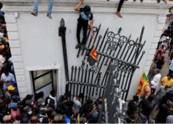 Sri Lanka: Protesters invade President Rajapaksa’s residence