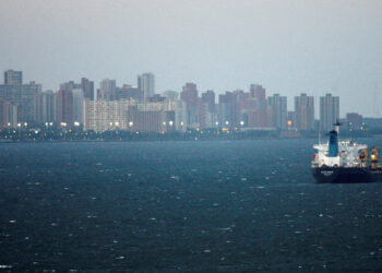 Consortium kicks off project to capture carbon emissions onboard oil tanker