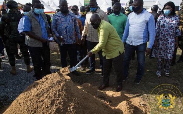 Akufo-Addo commissions Ashaiman-Akosombo road expansion
