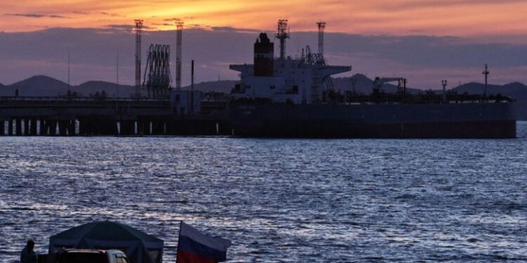 Oil falls again as worries grow over global economy, China COVID cases
