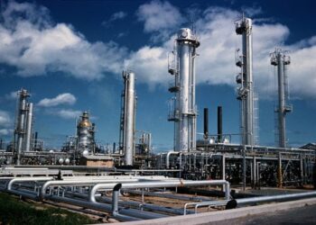Oil hits lowest since 2021 on banking fears