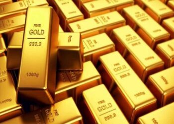 Gold holds ground as markets gauge US rate outlook